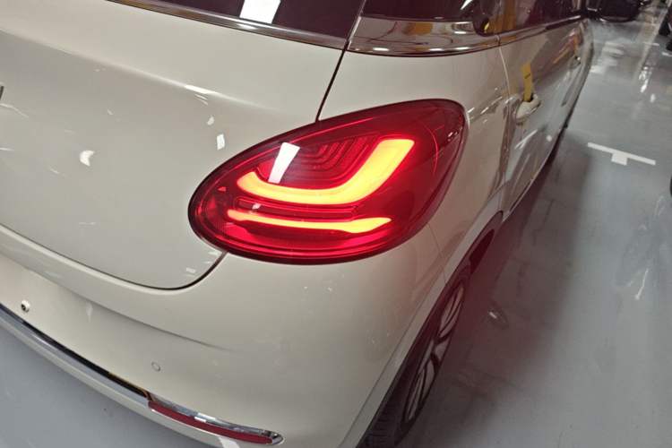 Used Wuling Bingo 2024 333 km Lingxi Connected Version Right Rear Taillight