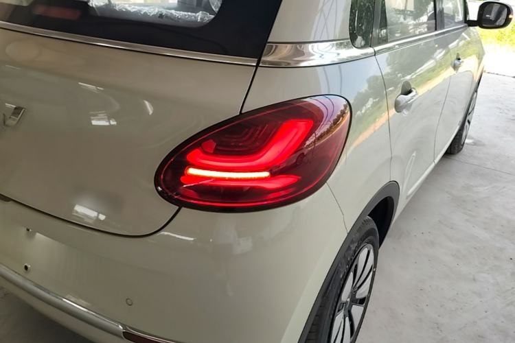 Used Wuling Bingo 2024 333 km Enjoyment Version Right Rear Taillight
