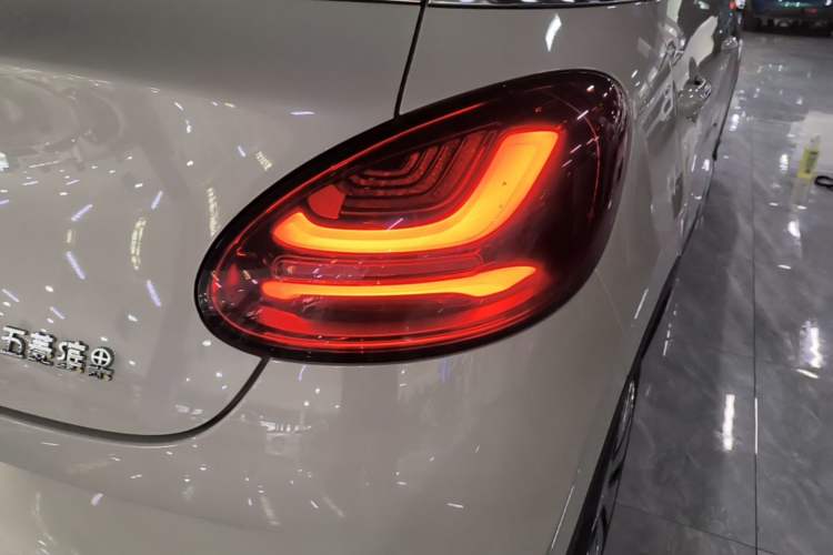 Used Wuling Bingo 2024 333 km Enjoyment Version Right Rear Taillight