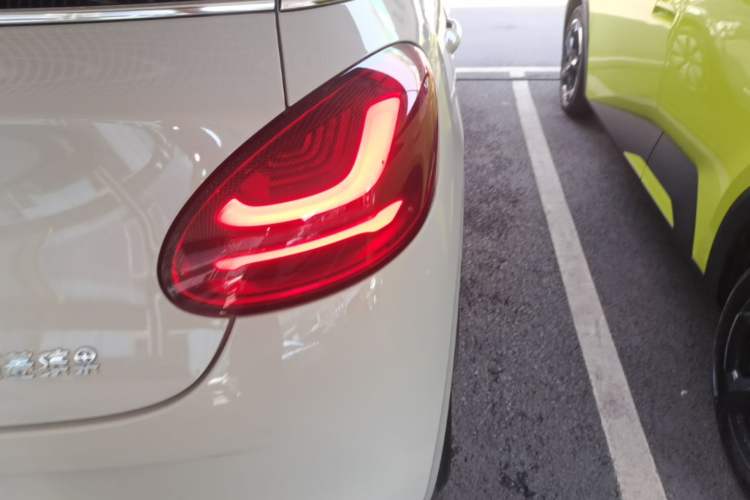 Used Wuling Bingo 2024 333 km Enjoyment Version Right Rear Taillight