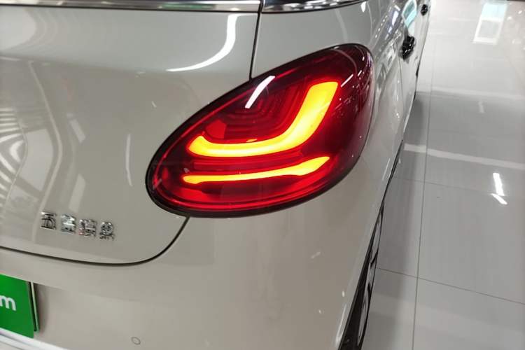 Used Wuling Bingo 2024 333 km Enjoyment Version Right Rear Taillight