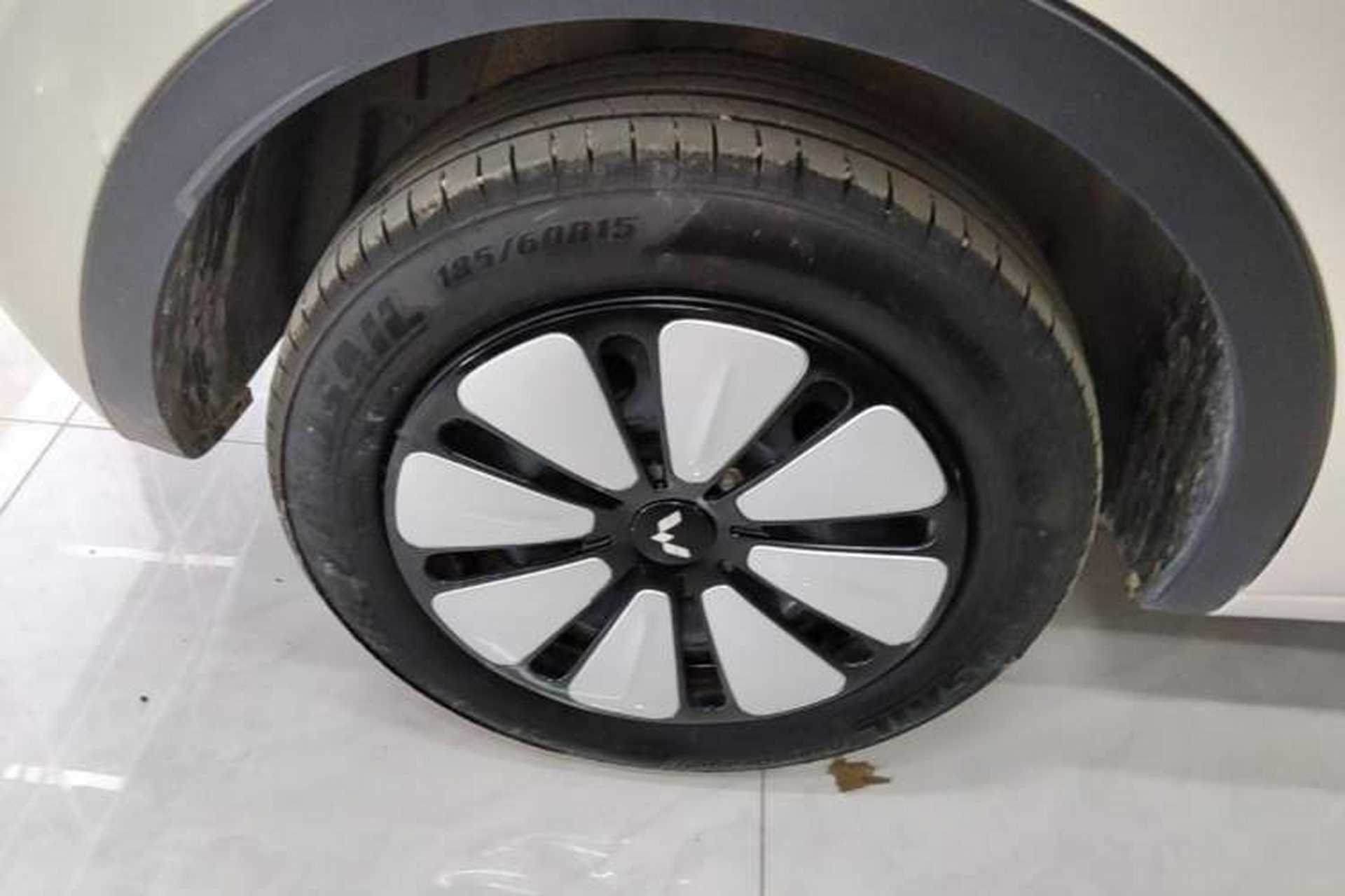 Used Wuling Bingo 2024 333 km Lingxi Connected Version Right Rear Wheel Hub