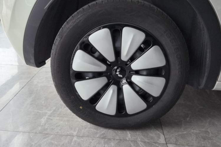 Used Wuling Bingo 2024 333 km Enjoyment Version Right Rear Wheel Hub