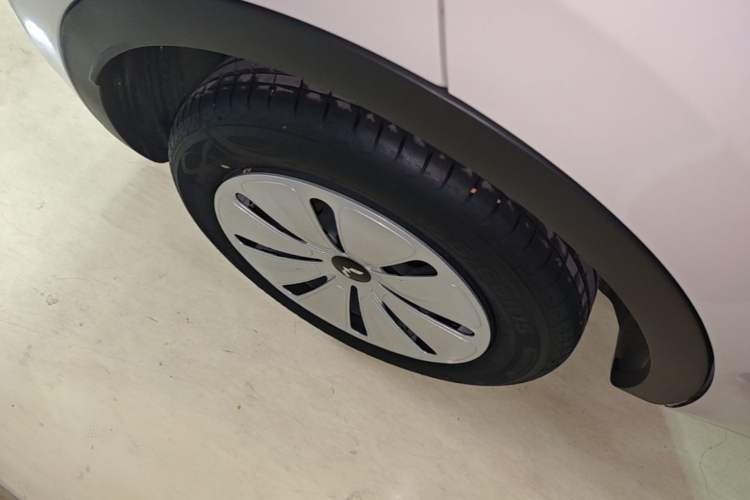 Used Wuling Bingo 2024 203km Light Edition Right Rear Wheel Hub