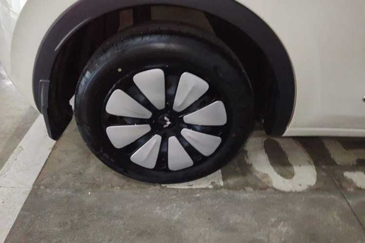 Used Wuling Bingo 2024 333 km Enjoyment Version Right Rear Wheel Hub