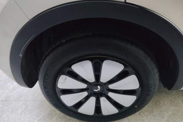 Used Wuling Bingo 2024 333 km Enjoyment Version Right Rear Wheel Hub