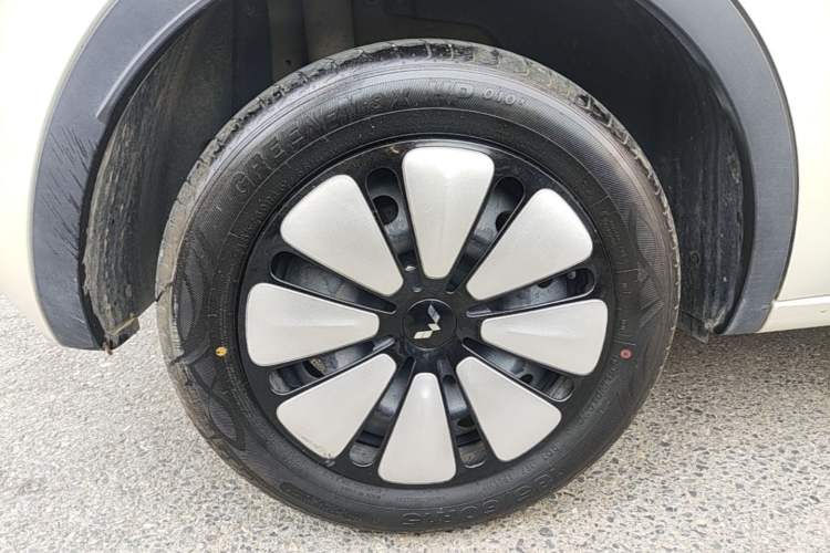 Used Wuling Bingo 2024 333 km Enjoyment Version Right Rear Wheel Hub