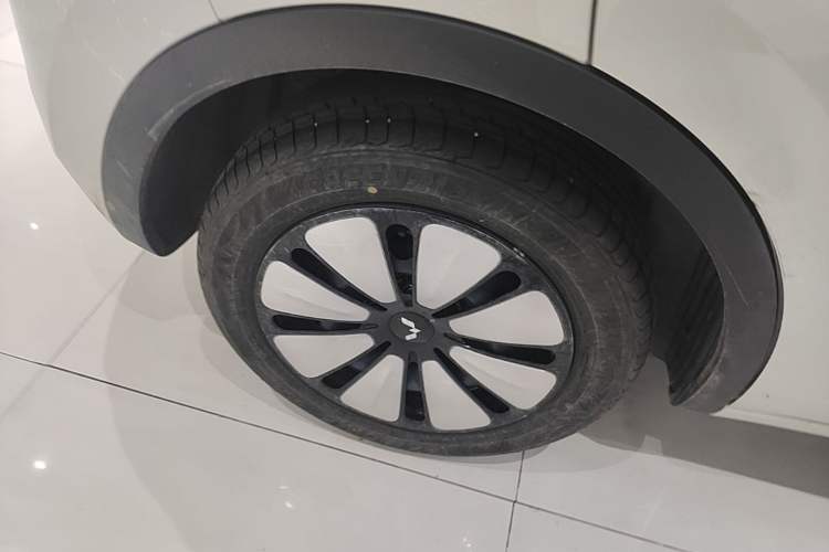Used Wuling Bingo 2024 333 km Enjoyment Version Right Rear Wheel Hub