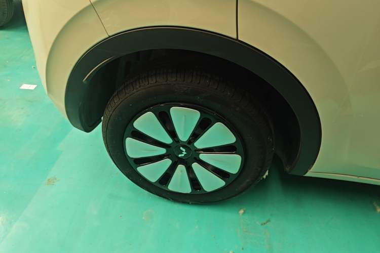 Used Wuling Bingo 2024 333 km Enjoyment Version Right Rear Wheel Hub