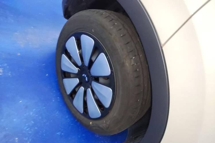 Used Wuling Bingo 2024 333 km Enjoyment Version Right Rear Wheel Hub