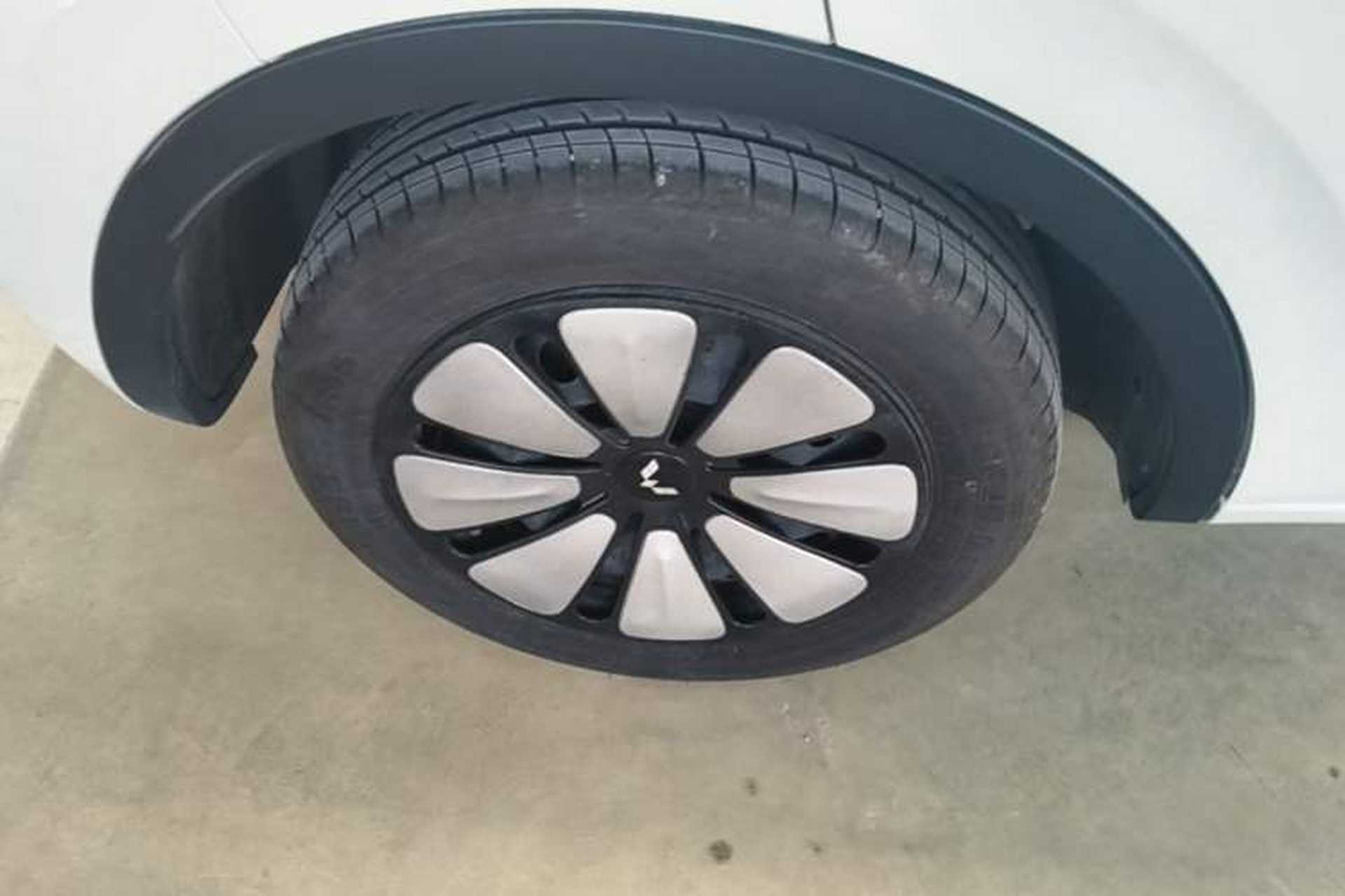 Used Wuling Bingo 2024 410 km Lingxi Deluxe Edition Right Rear Wheel Hub