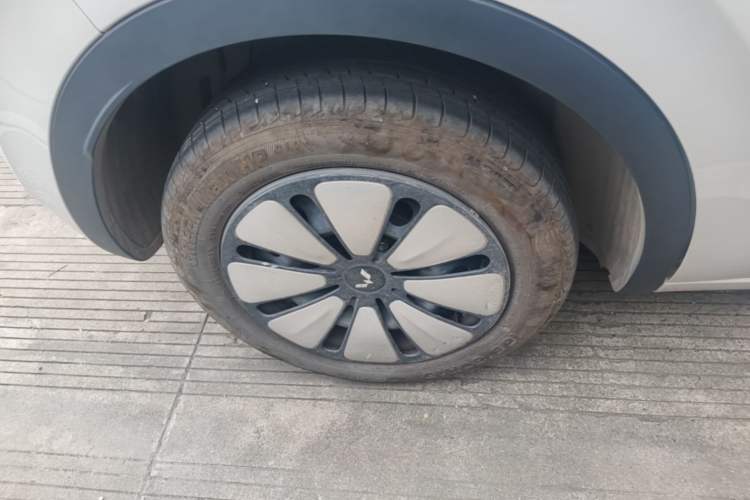 Used Wuling Bingo 2024 333 km Enjoyment Version Right Rear Wheel Hub