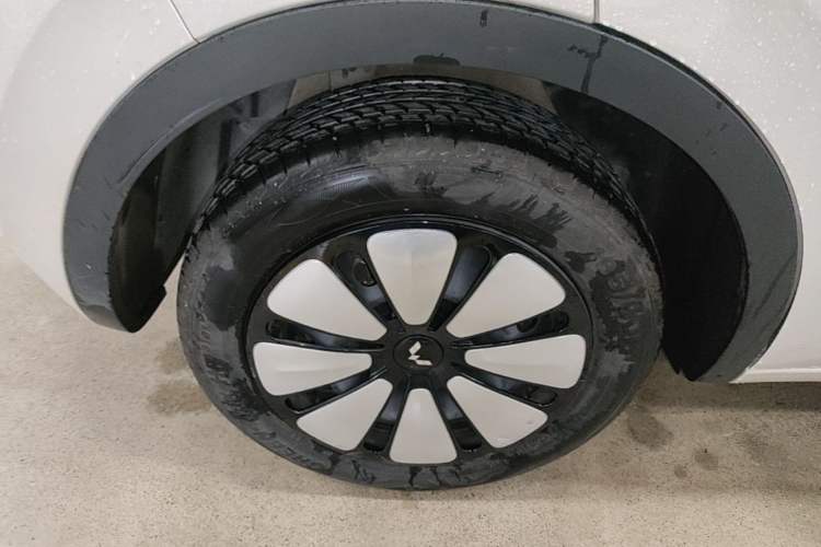 Used Wuling Bingo 2024 333 km Enjoyment Version Right Rear Wheel Hub