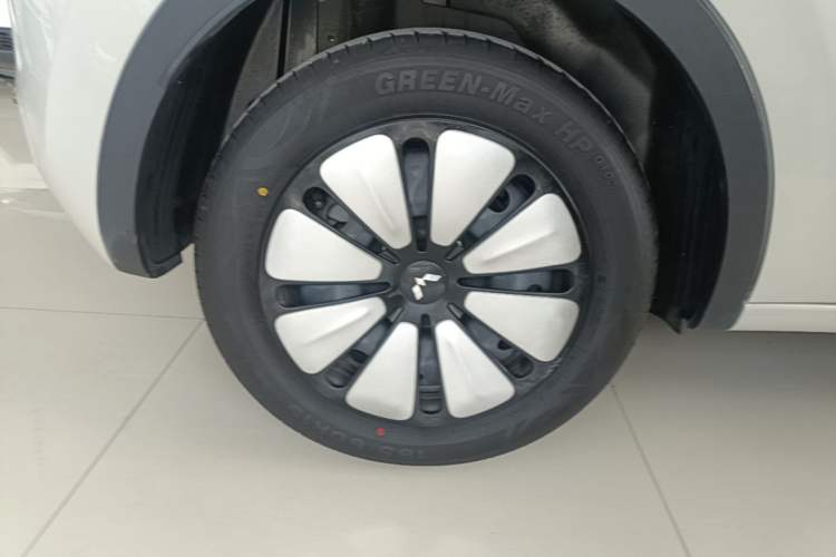 Used Wuling Bingo 2024 333 km Enjoyment Version Right Rear Wheel Hub