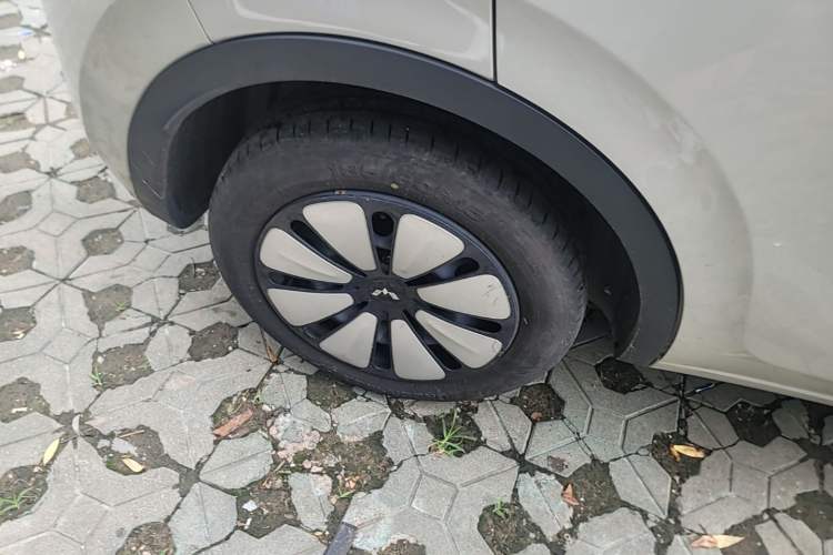 Used Wuling Bingo 2024 333 km Enjoyment Version Right Rear Wheel Hub