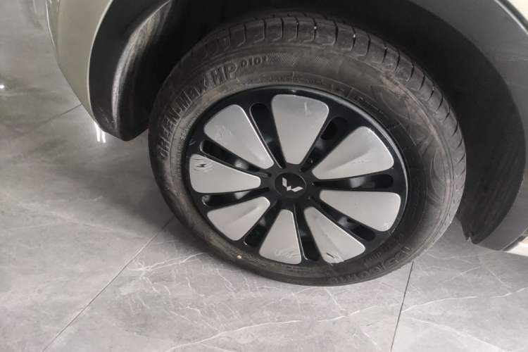 Used Wuling Bingo 2024 333 km Enjoyment Version Right Rear Wheel Hub
