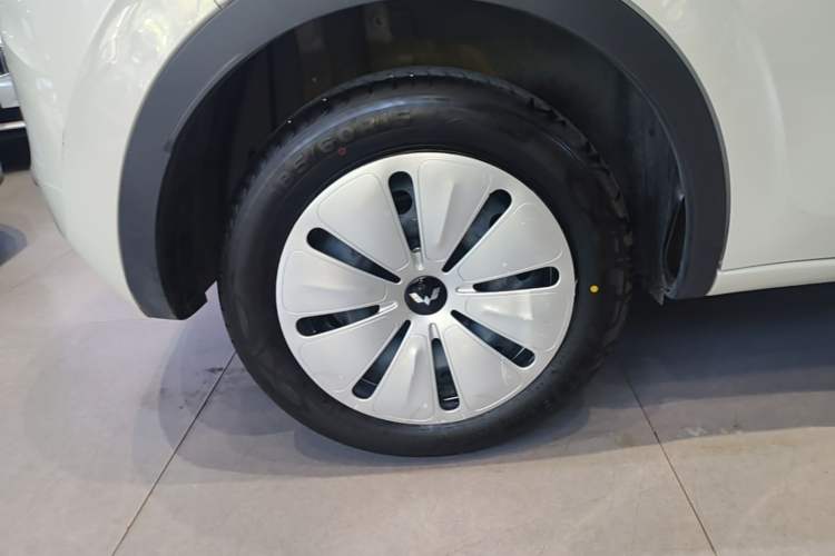 Used Wuling Bingo 2024 203km Light Edition Right Rear Wheel Hub