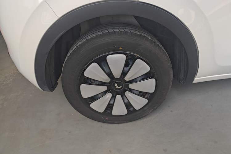 Used Wuling Bingo 2024 333 km Enjoyment Version Right Rear Wheel Hub