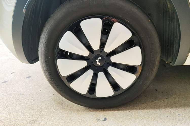 Used Wuling Bingo 2024 333 km Enjoyment Version Right Rear Wheel Hub
