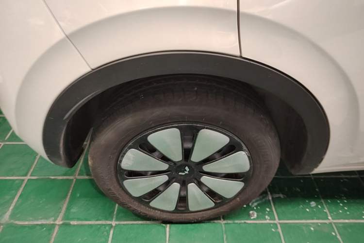 Used Wuling Bingo 2024 333 km Enjoyment Version Right Rear Wheel Hub