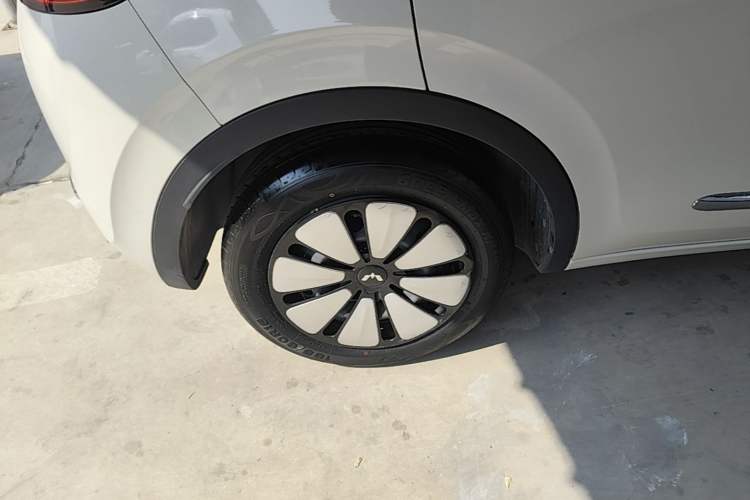 Used Wuling Bingo 2024 333 km Enjoyment Version Right Rear Wheel Hub