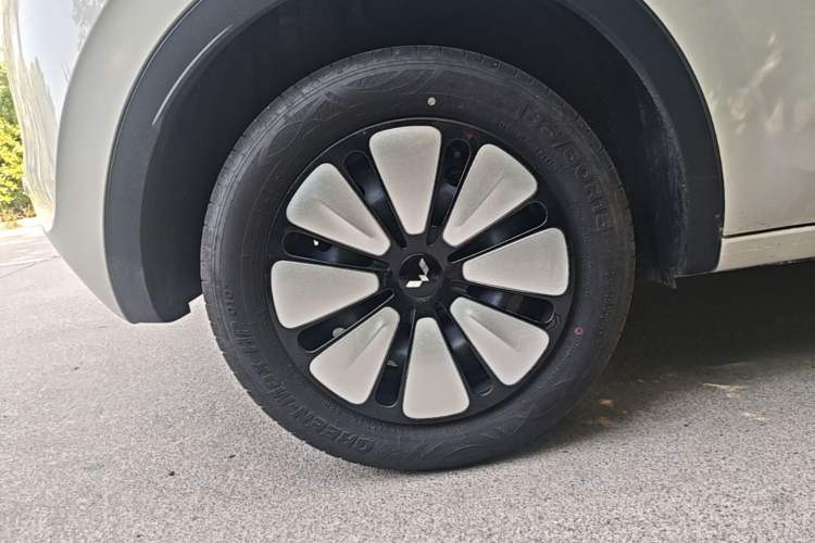 Used Wuling Bingo 2024 333 km Enjoyment Version Right Rear Wheel Hub