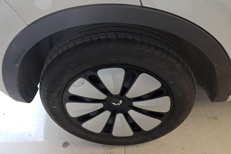 Used Wuling Bingo 2024 333 km Enjoyment Version Right Rear Wheel Hub