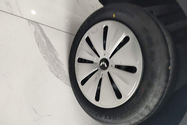 Used Wuling Bingo 2024 203km Light Edition Right Rear Wheel Hub