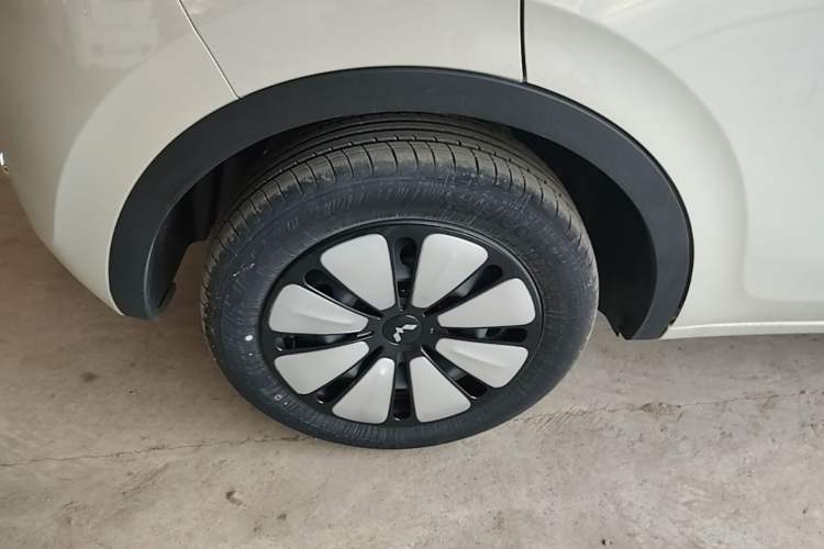 Used Wuling Bingo 2024 333 km Enjoyment Version Right Rear Wheel Hub