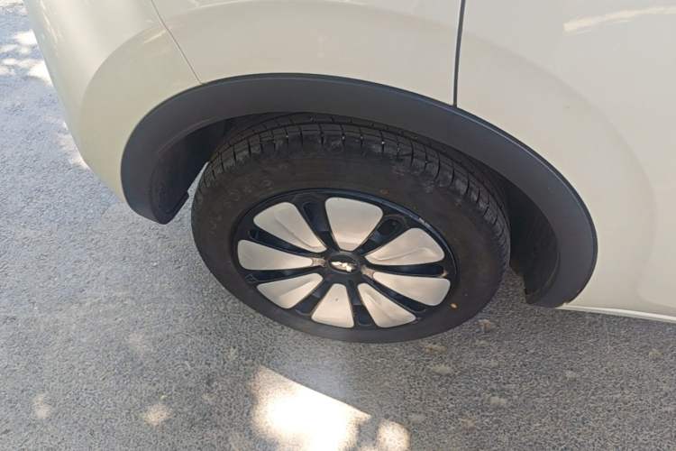 Used Wuling Bingo 2024 333 km Enjoyment Version Right Rear Wheel Hub