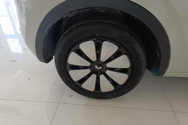 Used Wuling Bingo 2024 333 km Enjoyment Version Right Rear Wheel Hub