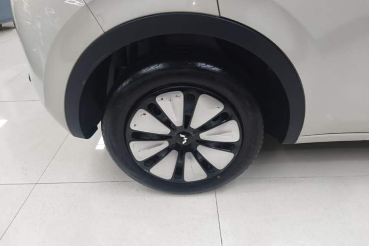 Used Wuling Bingo 2024 333 km Enjoyment Version Right Rear Wheel Hub