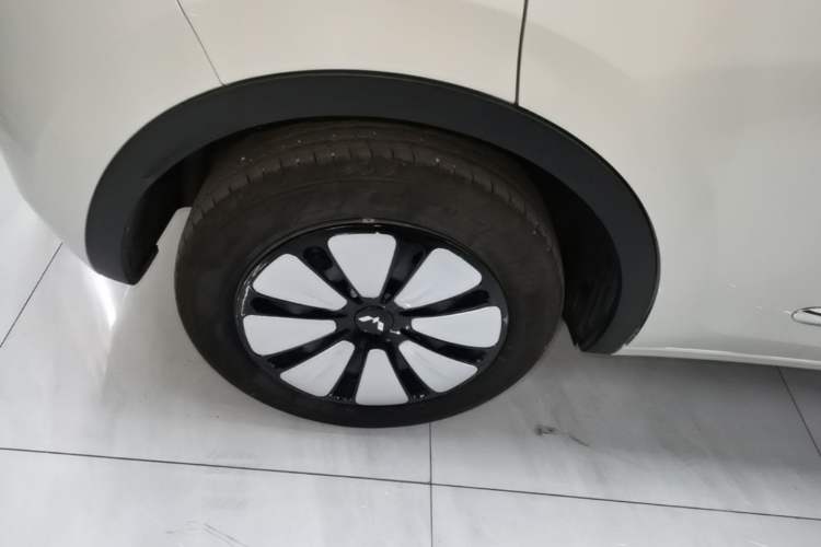 Used Wuling Bingo 2024 333 km Enjoyment Version Right Rear Wheel Hub