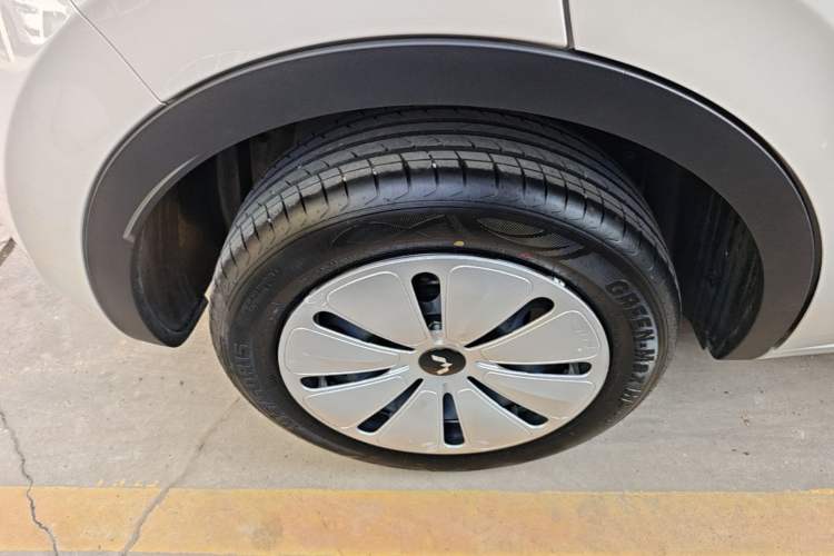 Used Wuling Bingo 2024 203km Light Edition Right Rear Wheel Hub