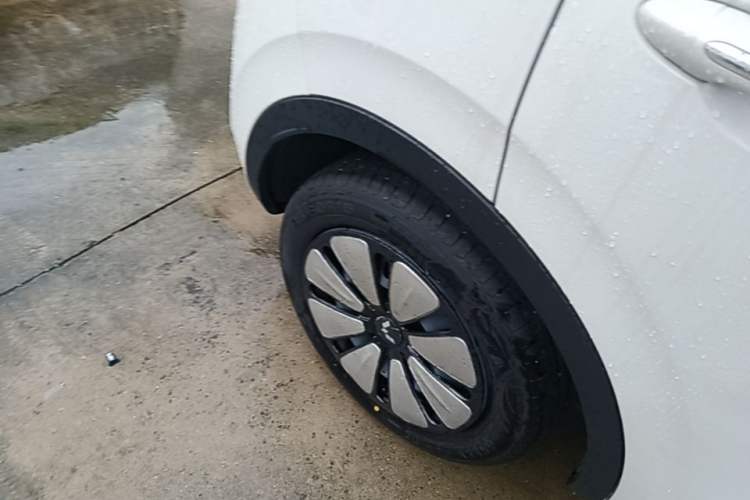 Used Wuling Bingo 2024 333 km Enjoyment Version Right Rear Wheel Hub
