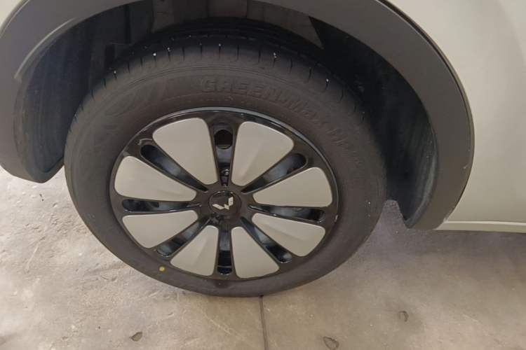 Used Wuling Bingo 2024 333 km Enjoyment Version Right Rear Wheel Hub