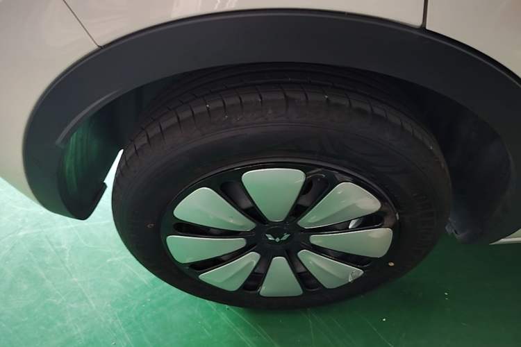 Used Wuling Bingo 2024 333 km Enjoyment Version Right Rear Wheel Hub