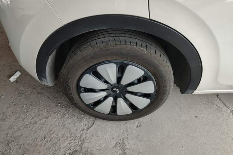 Used Wuling Bingo 2024 333 km Enjoyment Version Right Rear Wheel Hub
