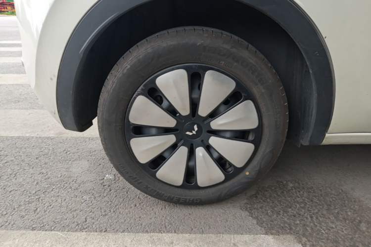 Used Wuling Bingo 2024 333 km Enjoyment Version Right Rear Wheel Hub