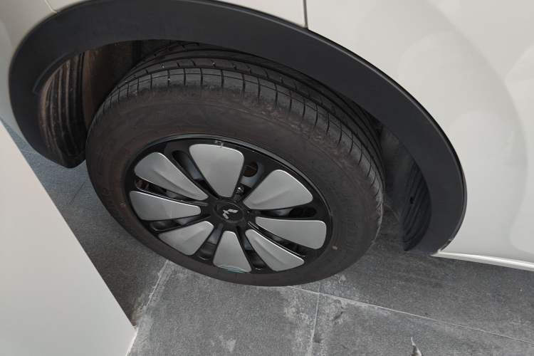 Used Wuling Bingo 2024 333 km Enjoyment Version Right Rear Wheel Hub