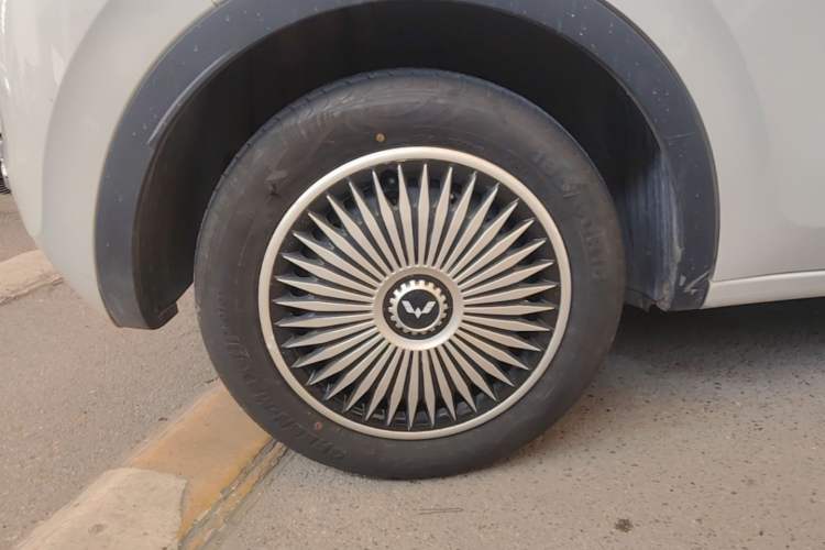 Used Wuling Bingo 2024 333 km Enjoyment Version Right Rear Wheel Hub