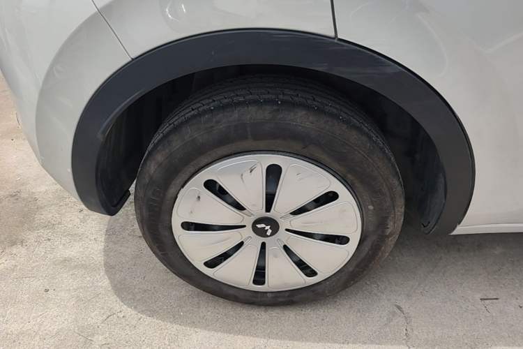 Used Wuling Bingo 2024 203km Light Edition Right Rear Wheel Hub