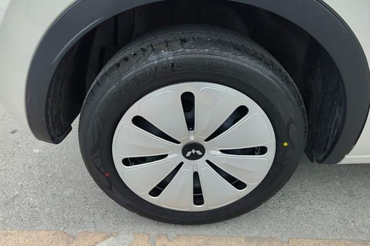Used Wuling Bingo 2024 203km Light Edition Right Rear Wheel Hub