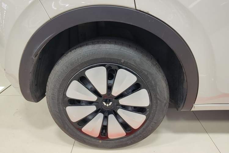 Used Wuling Bingo 2024 333 km Enjoyment Version Right Rear Wheel Hub