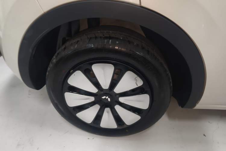 Used Wuling Bingo 2024 333 km Enjoyment Version Right Rear Wheel Hub