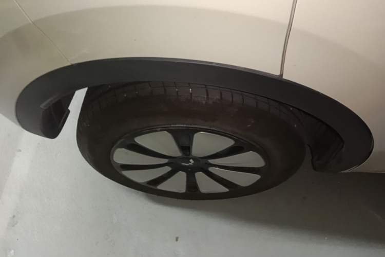 Used Wuling Bingo 2024 333 km Enjoyment Version Right Rear Wheel Hub