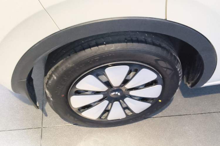 Used Wuling Bingo 2024 333 km Enjoyment Version Right Rear Wheel Hub