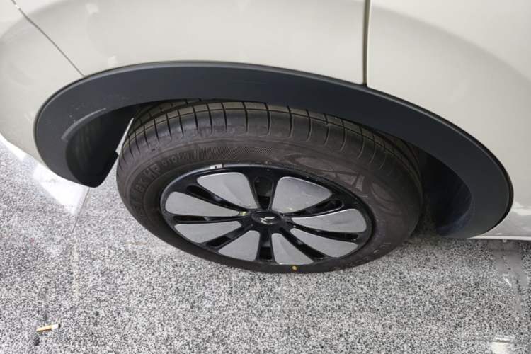 Used Wuling Bingo 2024 333 km Enjoyment Version Right Rear Wheel Hub