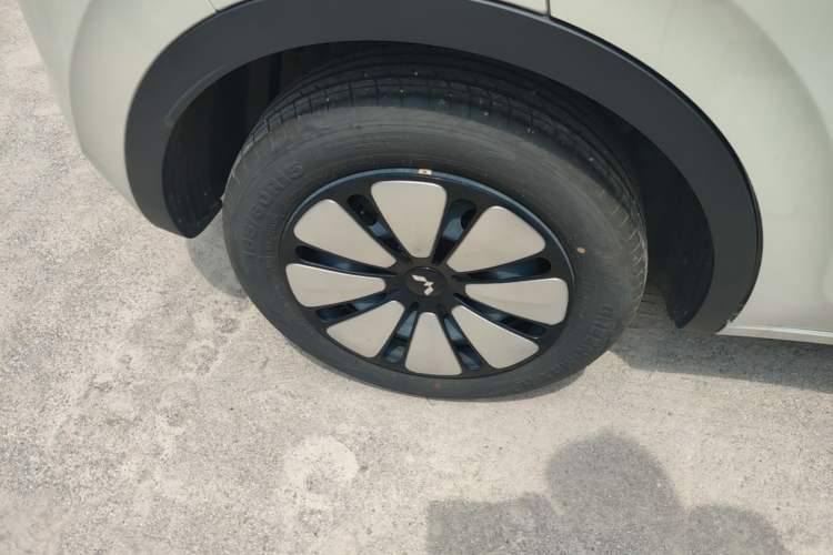 Used Wuling Bingo 2024 333 km Enjoyment Version Right Rear Wheel Hub