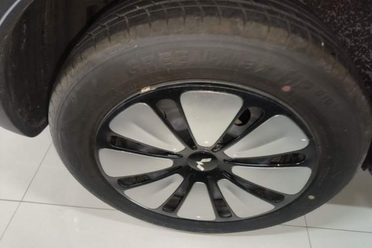 Used Wuling Bingo 2024 333 km Enjoyment Version Right Rear Wheel Hub